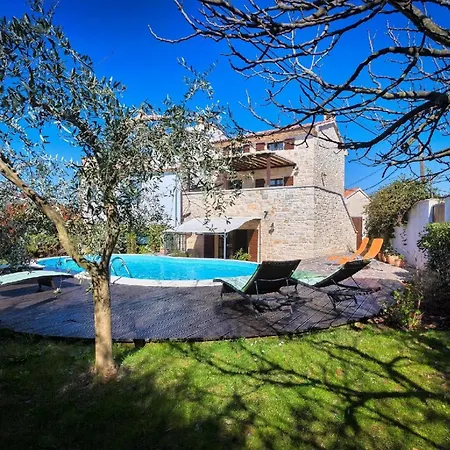 Mit Privatpool Fuer 6 Personen Ca 110 Qm In Rovinj, Istrien Istrische Riviera * Rovinj