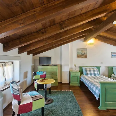 Mit Privatpool Fuer 6 Personen Ca 110 Qm In Rovinj, Istrien Istrische Riviera *